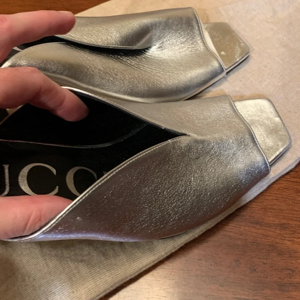 Brand new, rare,authentic ,real leather silver  Gucci shoes,made in Italy,size 7 - Picture 6 of 17